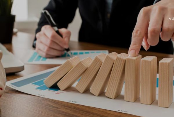 Advantages & Risks of Purchasing Off-Plan Dubai Real Estate in 2025
